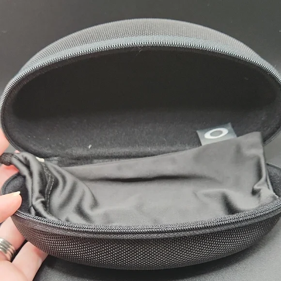 Oakley Sunglasses Case High Wrap Frames - Picture 4 of 4